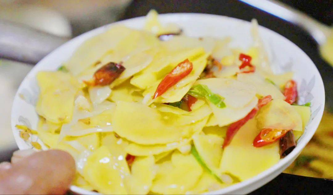 万源:全"洋"宴 庆丰收