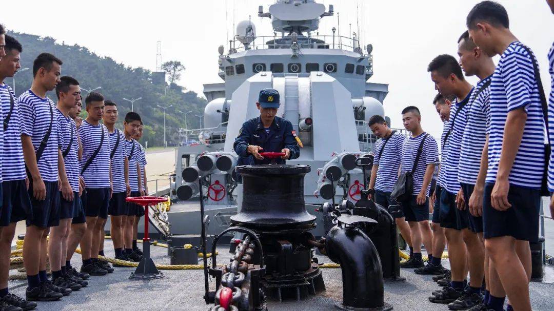 燃动暑训场丨今朝港岸苦练,明日深蓝建功_训练_海军_舰艇