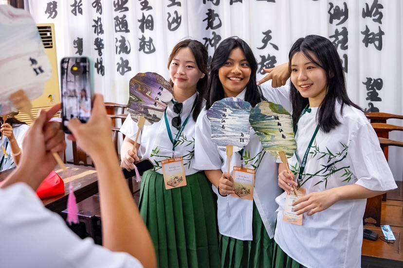 2024年百贤亚洲未来领袖奖学金夏令营在上海交通大学举办_麻生泰_丁奎岭_发展