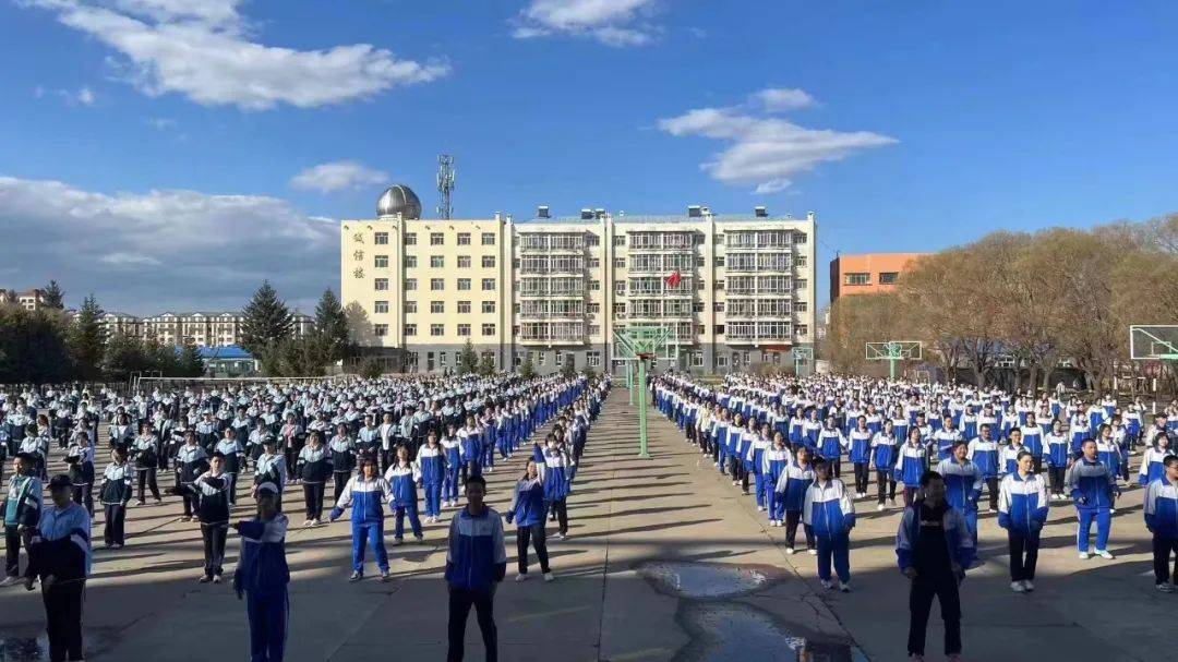 内蒙古自治区呼伦贝尔市鄂伦春自治旗大杨树第二中学启动"三大步"励志