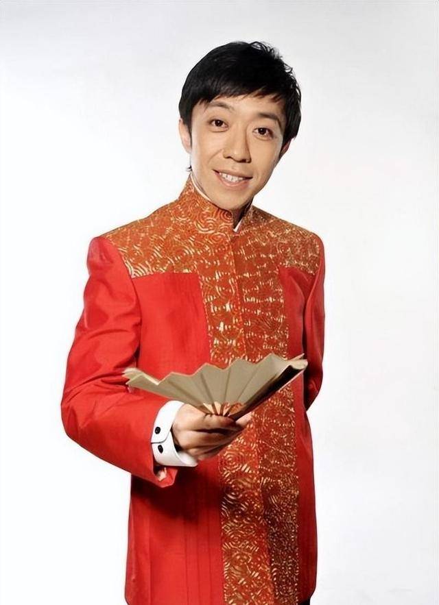 狼子野心藏不住,原来当年李菁离开郭德纲,只是在走一步"险棋"_相声