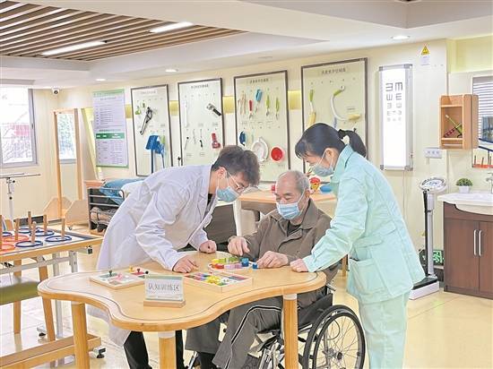完善“大城市大养老”模式 奋力绘就老有颐养幸福画