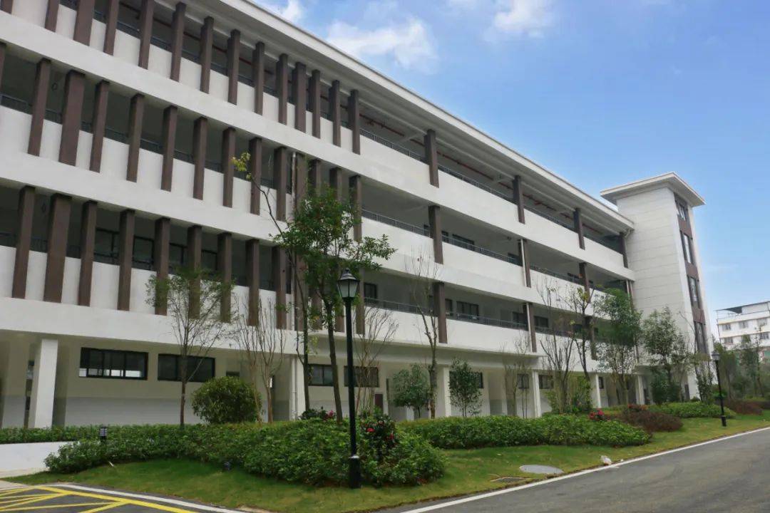 凯里封闭式学校小学图片