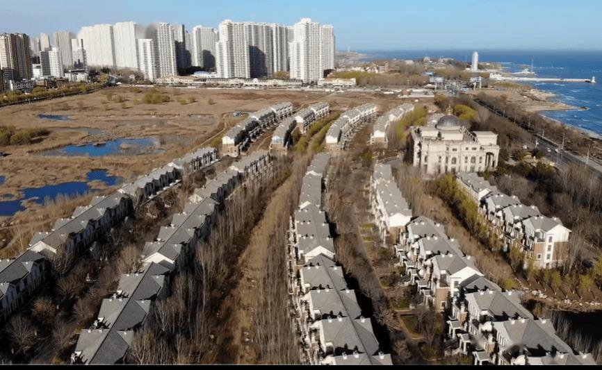 2012年1月,辽宁省批准成立东戴河新区,这里是辽宁沿海经济带的起点,又