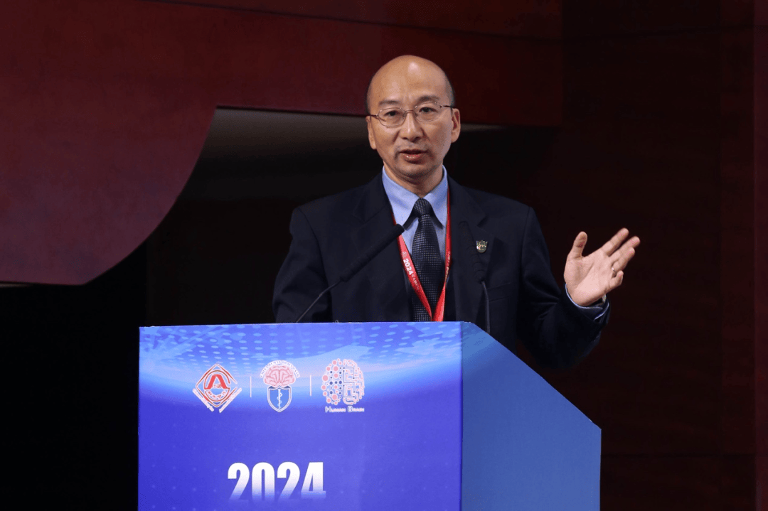 会议伊始,北京协和医院彭斌副院长作开幕致辞,科技部国家科技基础条件