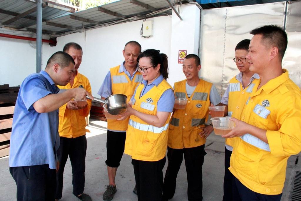 铁路部门多聚并措战高温 护航暑运平安路_进行_工务段_设备