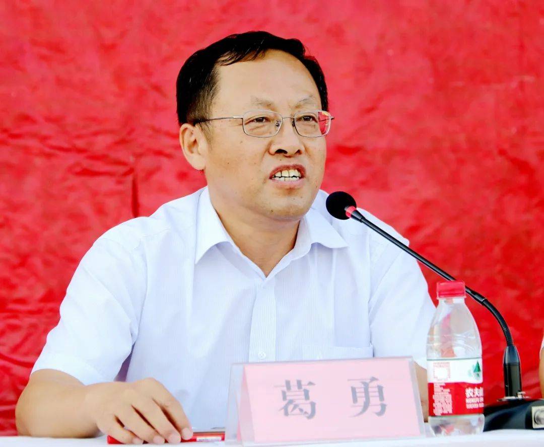 踔厉奋发新征程 奋楫笃行启新程---沙湾一中召开2024—2025学年第一