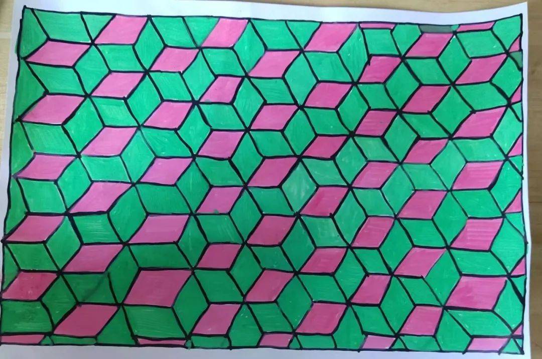 数学的世界无奇不有,孩子们展开探索,发散思维,利用密铺的相关知识