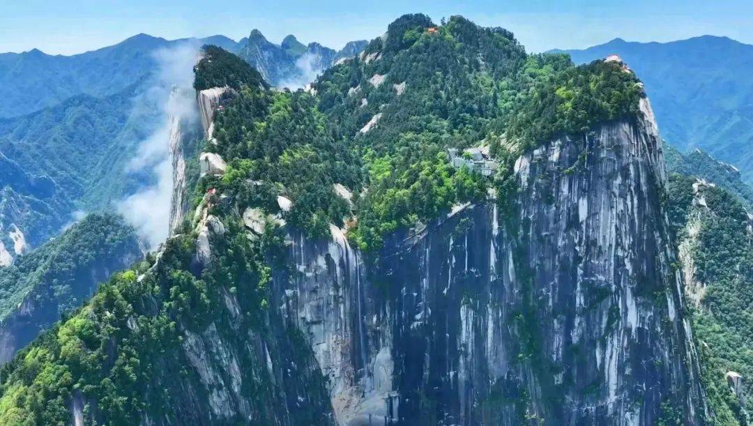 公 告游客朋友们:为了满足广大游客深度游览华山风景名胜区,自2024年9