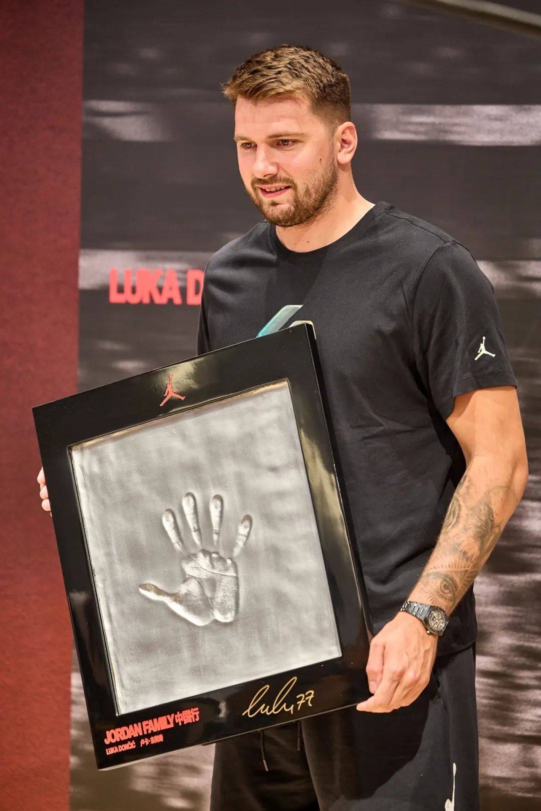 巨星降临!卢卡•东契奇空降胜道体育北京西单大悦城jordan店_don_篮