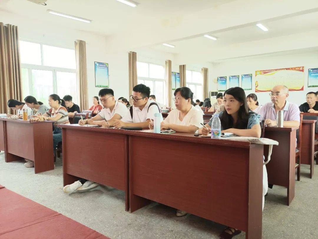 【二实验•教师成长】聚能赋能 沐光而行——青岛