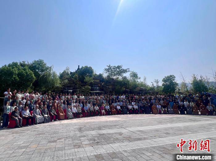 "青翠世界 生态佛学"第三届九华山翠峰华严学术研讨会举办