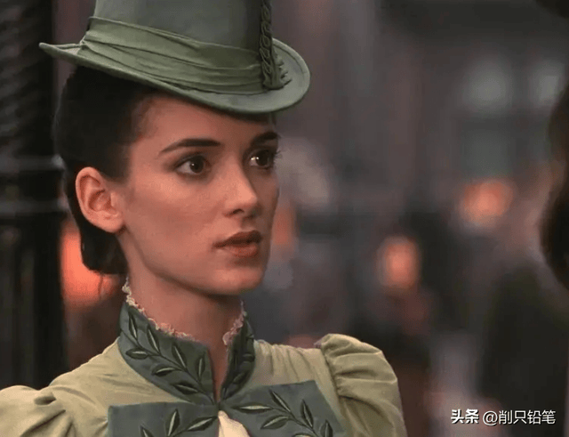 经典吸血鬼电影推荐:从《夜访吸血鬼》到《暮光之城》的永恒魅力