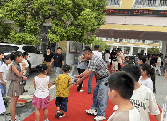 【人大工作】人大代表王剑戟：金秋助学聚爱心 传递温暖显担当_事业_责任_楚村镇