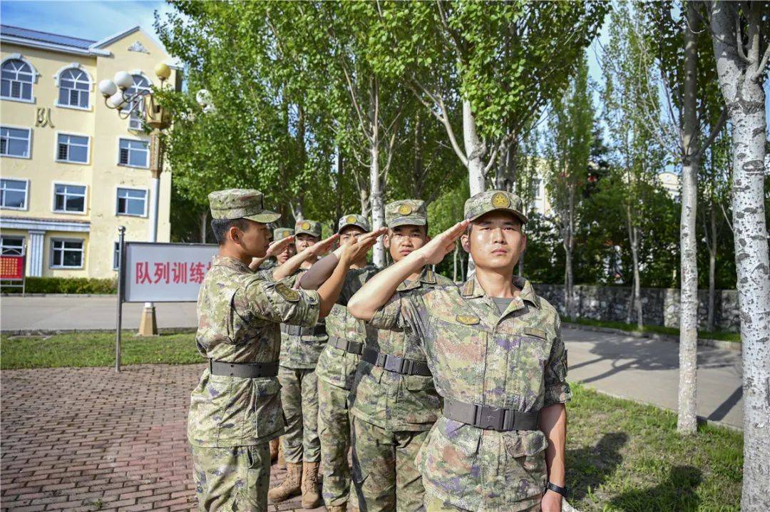 新军官充实的一天,你来体会下?_训练_时间_教学