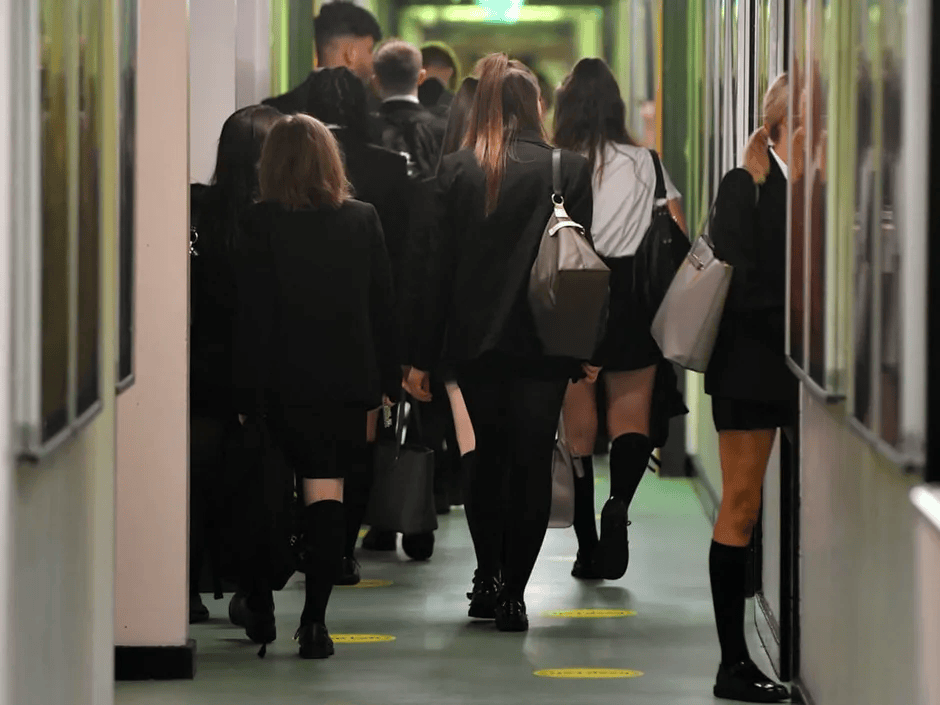 英国学校最新旷课罚款政策实施_孩子_教育部_家长