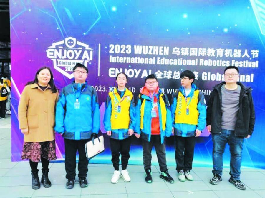 安徽省无为第三中学:栉风沐雨二十五载 红专并进育有为学子