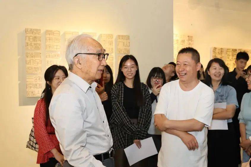 观展现场继续教育学院书法学专业的教学将继续秉承中央美院前辈先生