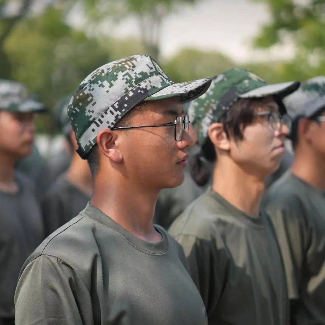 云南中医药大学军训图片