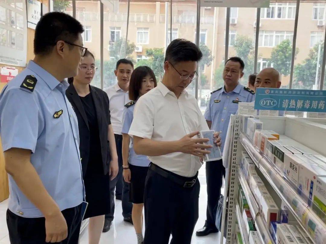 两江新区党工委委员,管委会副主任,安委会,减灾委常务副主任张黎带队