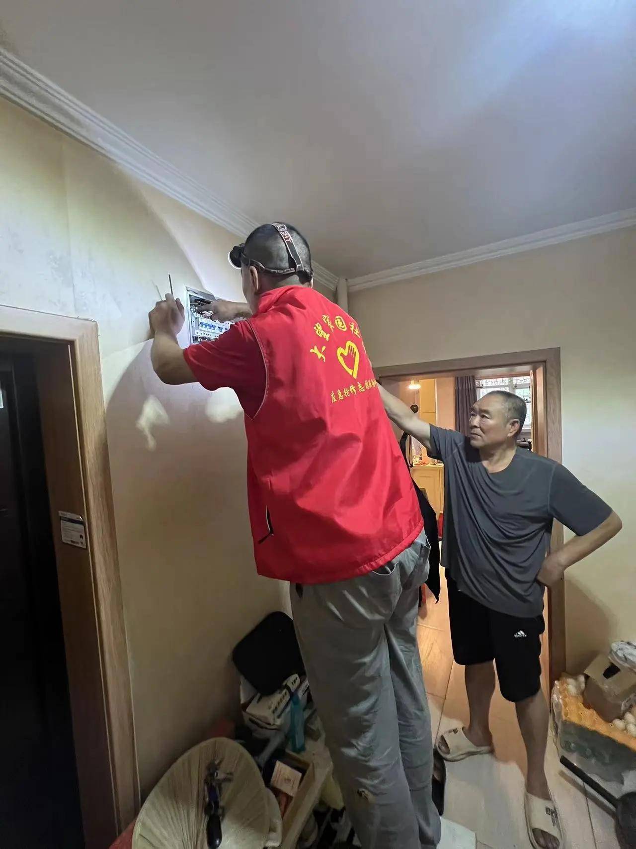 电话机突然断电怎么回事(电话机突然断电怎么回事啊)