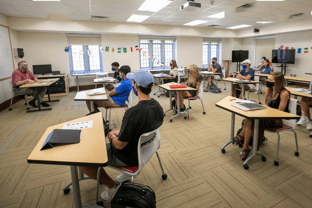 卧底美国高中4个月,我看到美国校园可怕的真相.