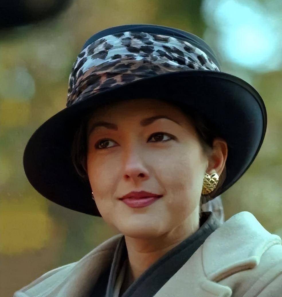 文雅丽关注慈善活动,从来不摆王妃的架子.
