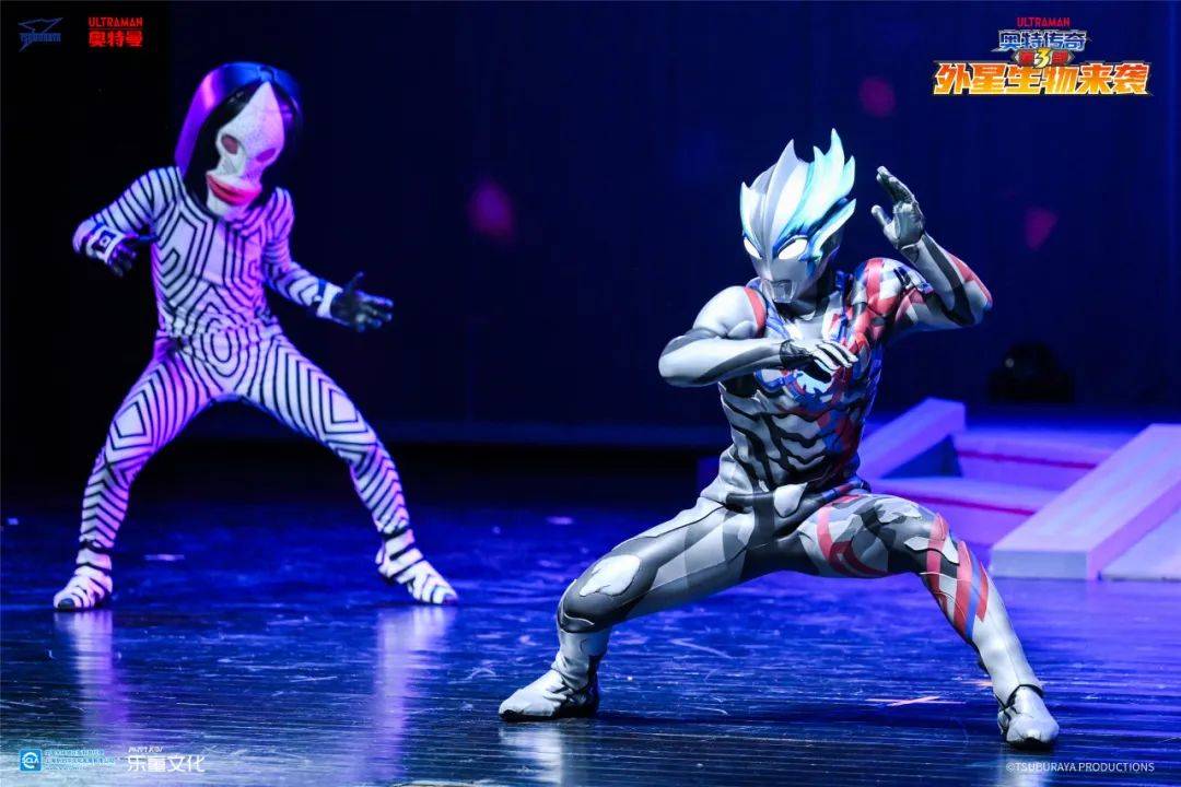 正版奥特传奇本周五重返珠海！_英雄_舞台剧_地球