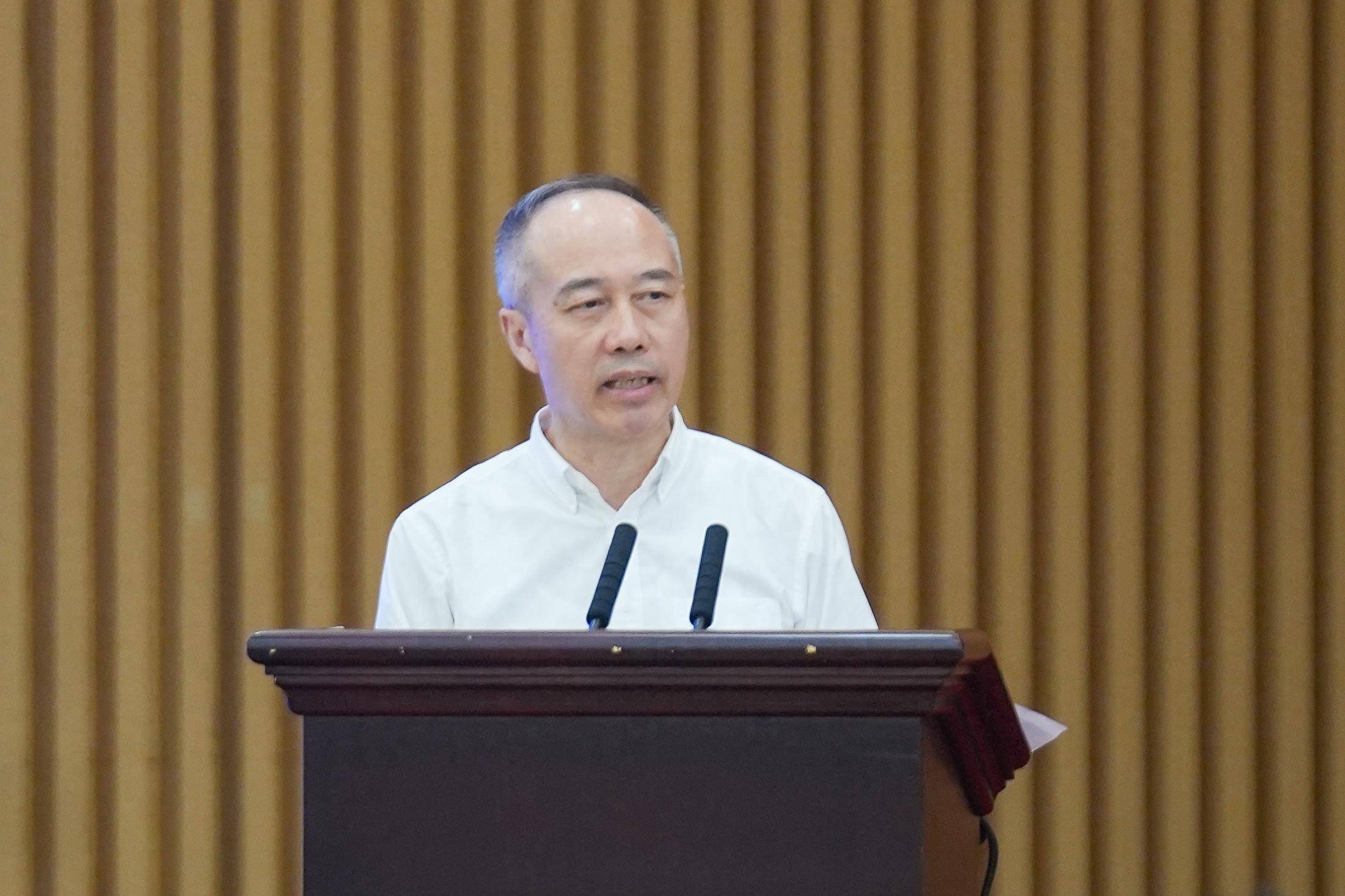 大会交流发言环节,华侨城集团有限公司党委书记,董事长 张振高在全省