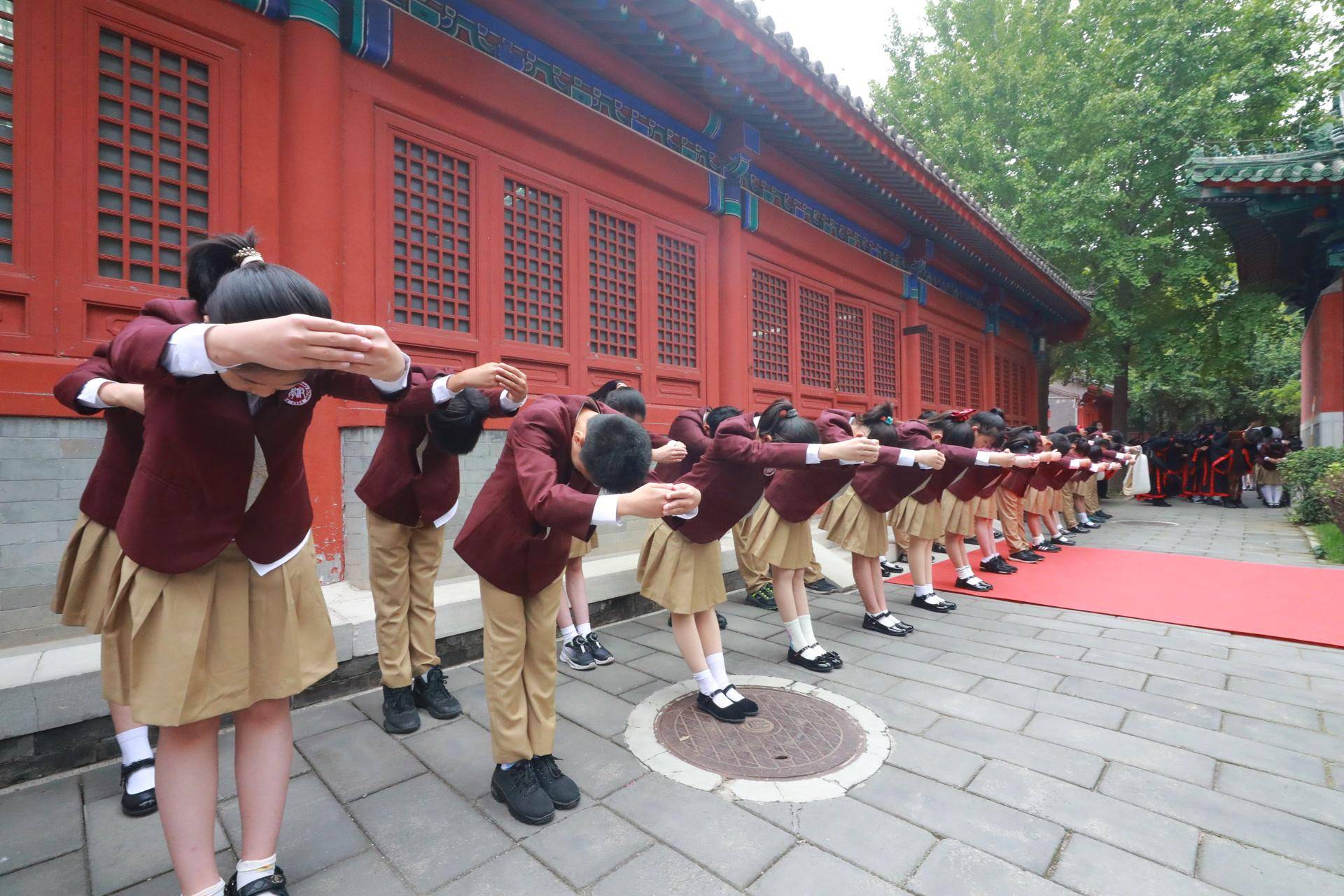 孔子诞辰纪念日将至,府学师生这样缅怀