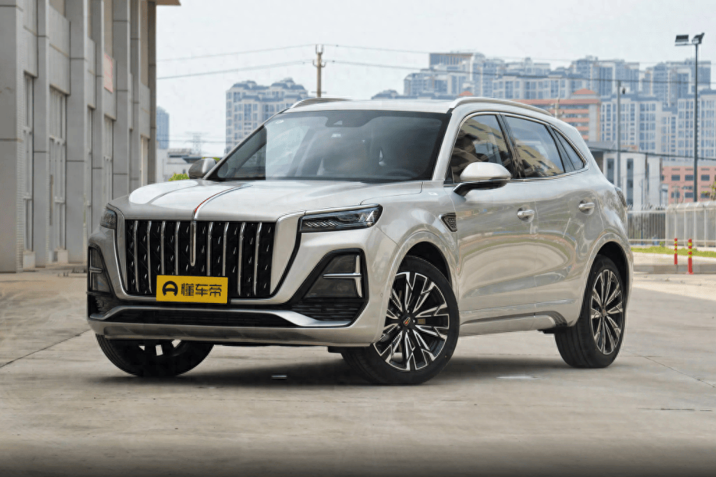 外观大气配置足,红旗hs5值不值得购买?