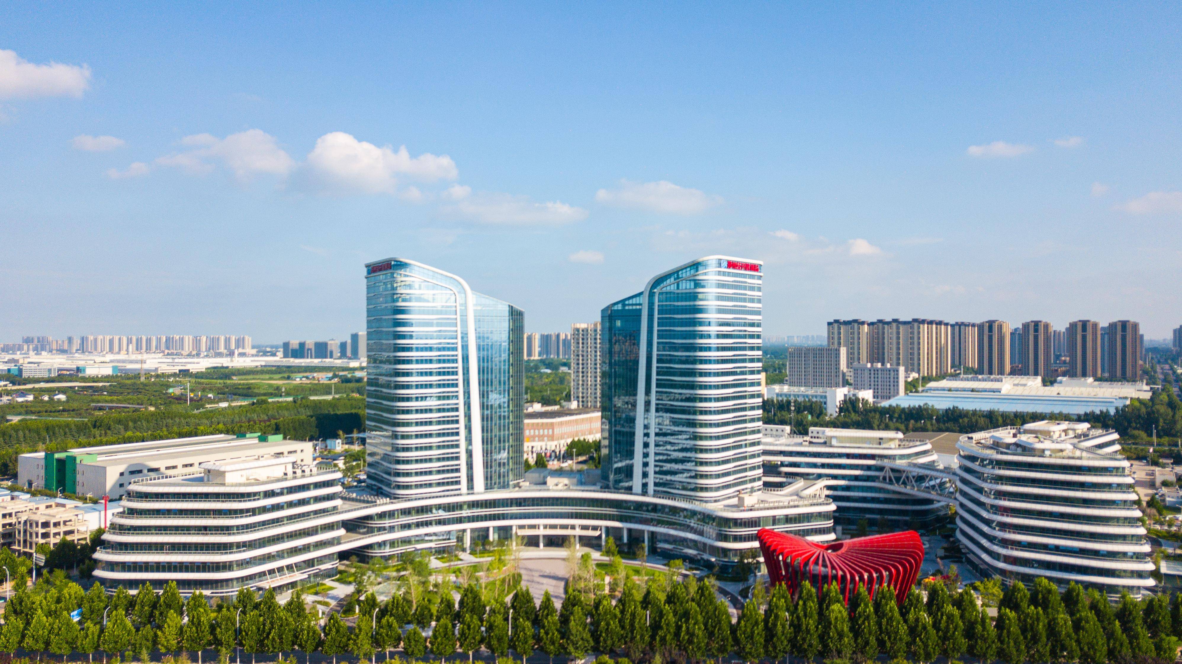 郑州市经开区滨河国际新城南曹轻轨站通车助力经济提振与消费升级