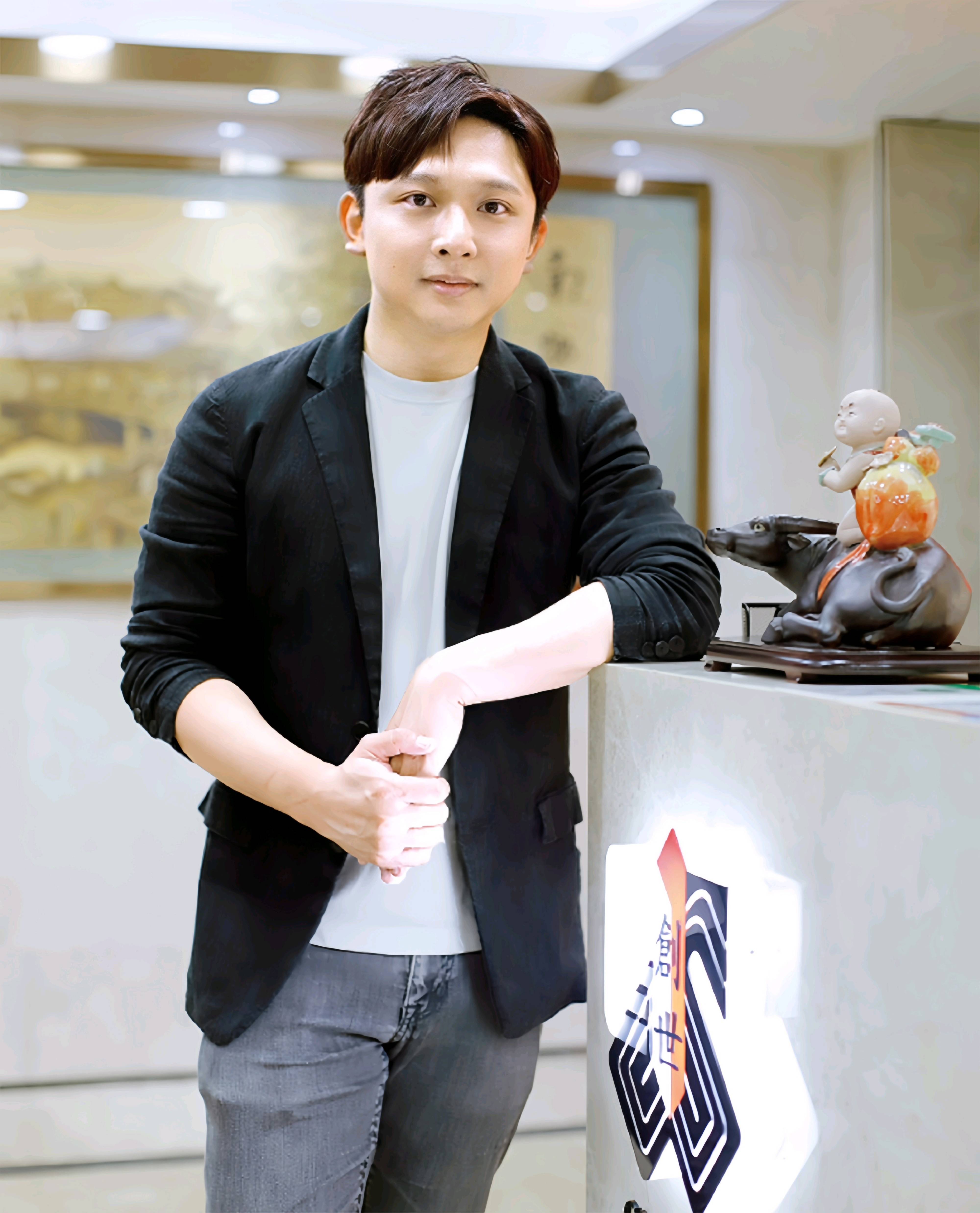 从澳门到横琴,“潮二代”刘智龙扛起父辈旗帜敢闯敢干_父亲_创业_南方
