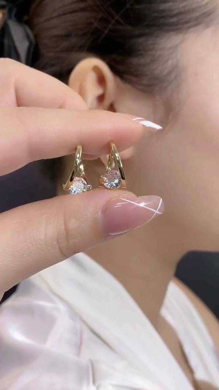 经典百搭款 克拉恋人耳扣 首饰分享 耳环 网红饰品 配饰分享