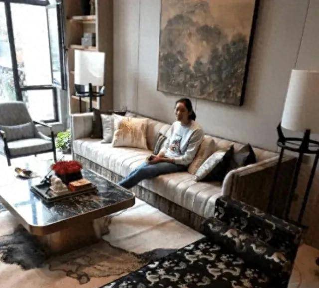 朱婷回河南老家!住豪宅,独栋五层大别墅,花园种菜住出农村风格