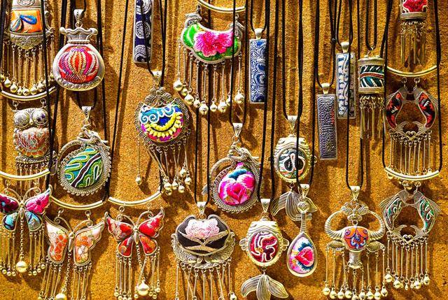 国庆假期 贵州特色文创产品受游客青睐_朱砂_漆器_旅游