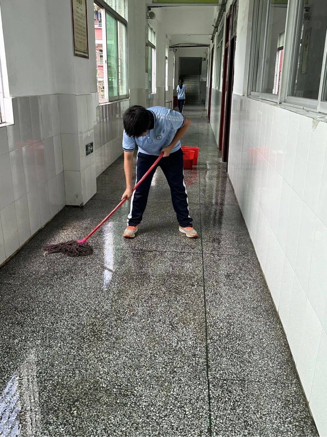 厚街开贤学校国庆假期爱国卫生运动