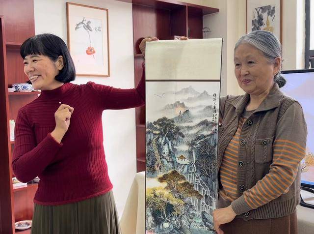 河北保定高新区:重阳敬老情 国学润心田