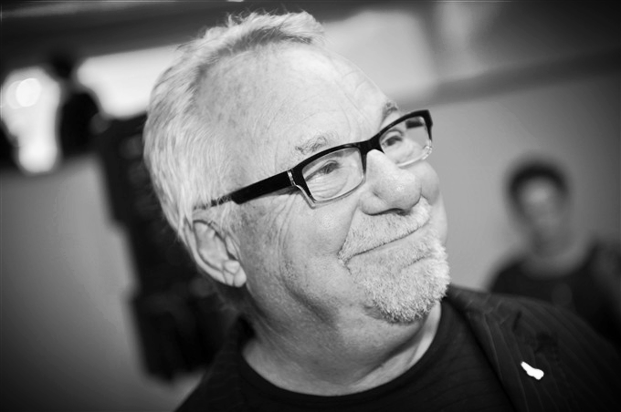 钢铁制作的雕塑,牛顿都管不了!_尼尔·道森_作品_二次元