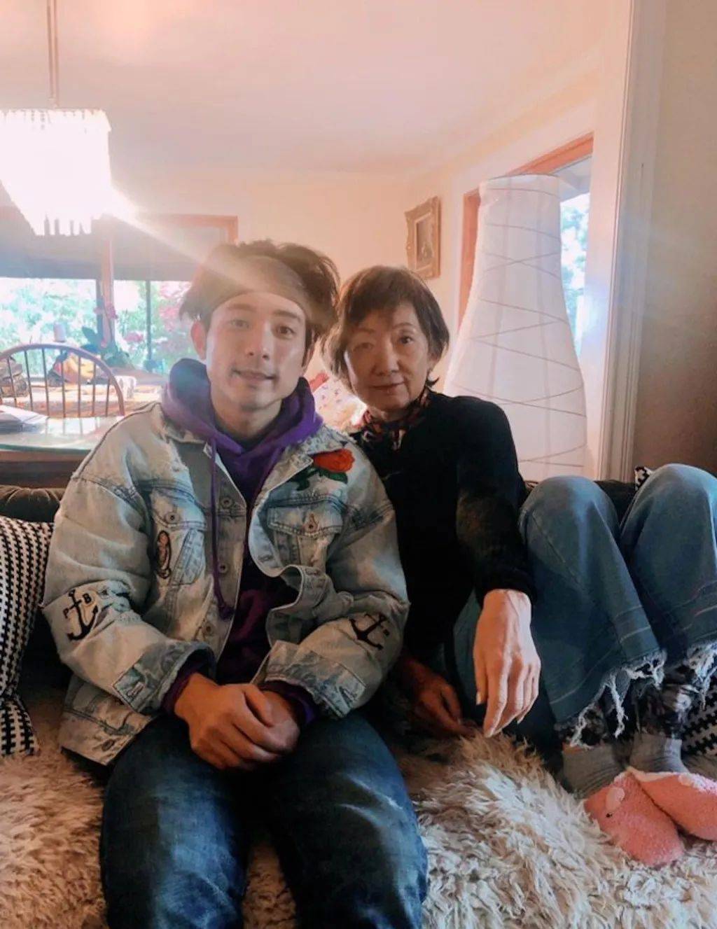 吴正元罕见露面,已与林子祥叶蒨文夫妇和解,网友:70岁优雅的老去