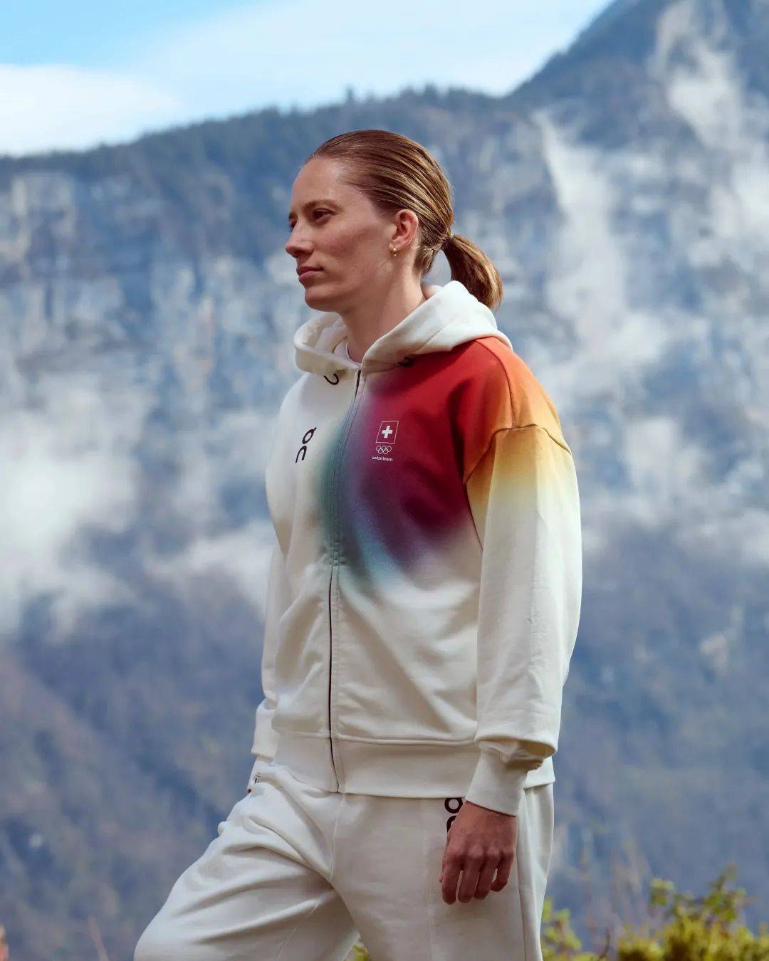 从广告大片的精准「破圈」,on昂跑 如何讲述「运动 x 松弛感」的故事?