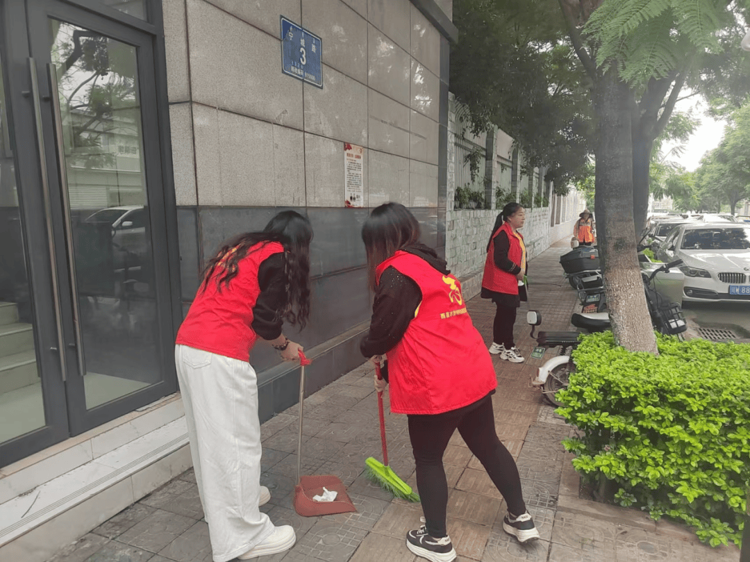 周五卫生大扫除 共创美好家园