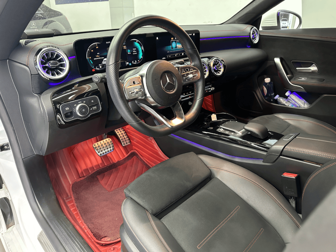 奔驰cla级 2022款 cla 200 猎跑车