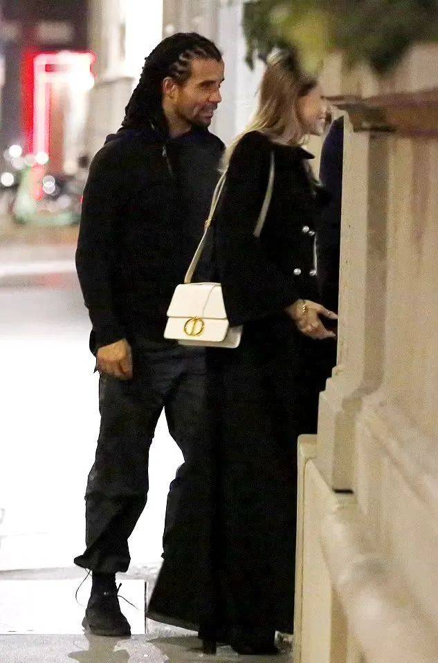 但是你但凡知道朱莉的三任前夫,应该也是不敢相信这段恋情会是真的