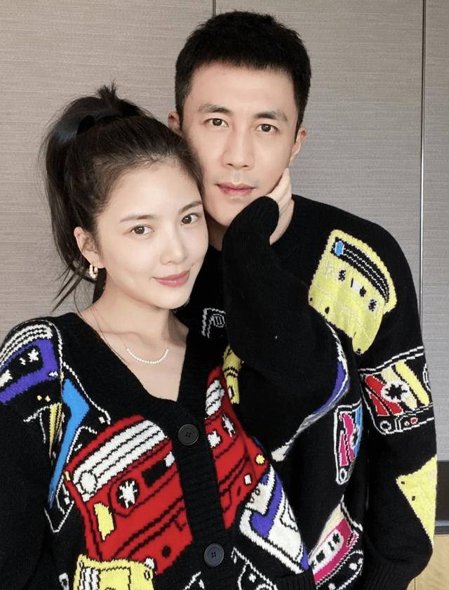 杜淳王灿庆祝结婚纪念日 晒甜蜜合照很有夫妻相,夫妻感情仍很好