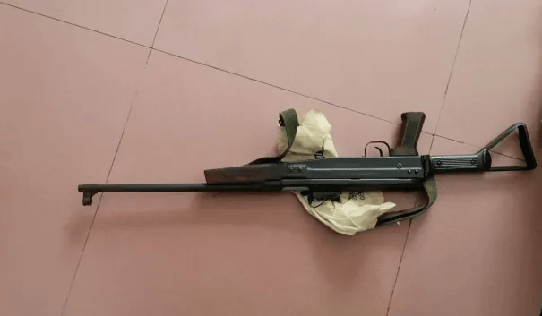 广南一群众主动上交枪爆物品_宣传_私藏枪支_弹药