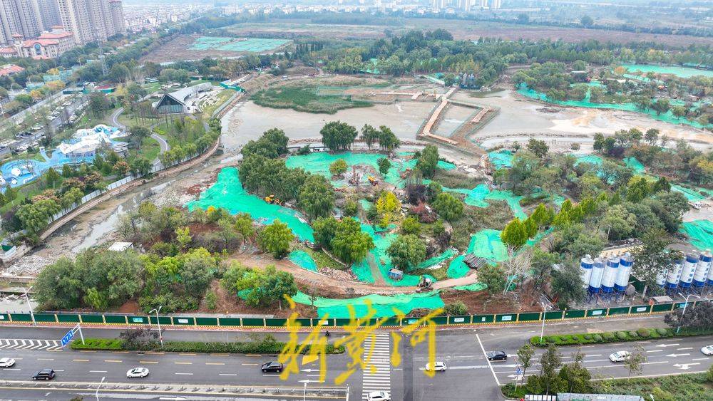 排空湖水清淤提质,济南彩虹湖景观全面改造提升_王锋_湖区_施工人员