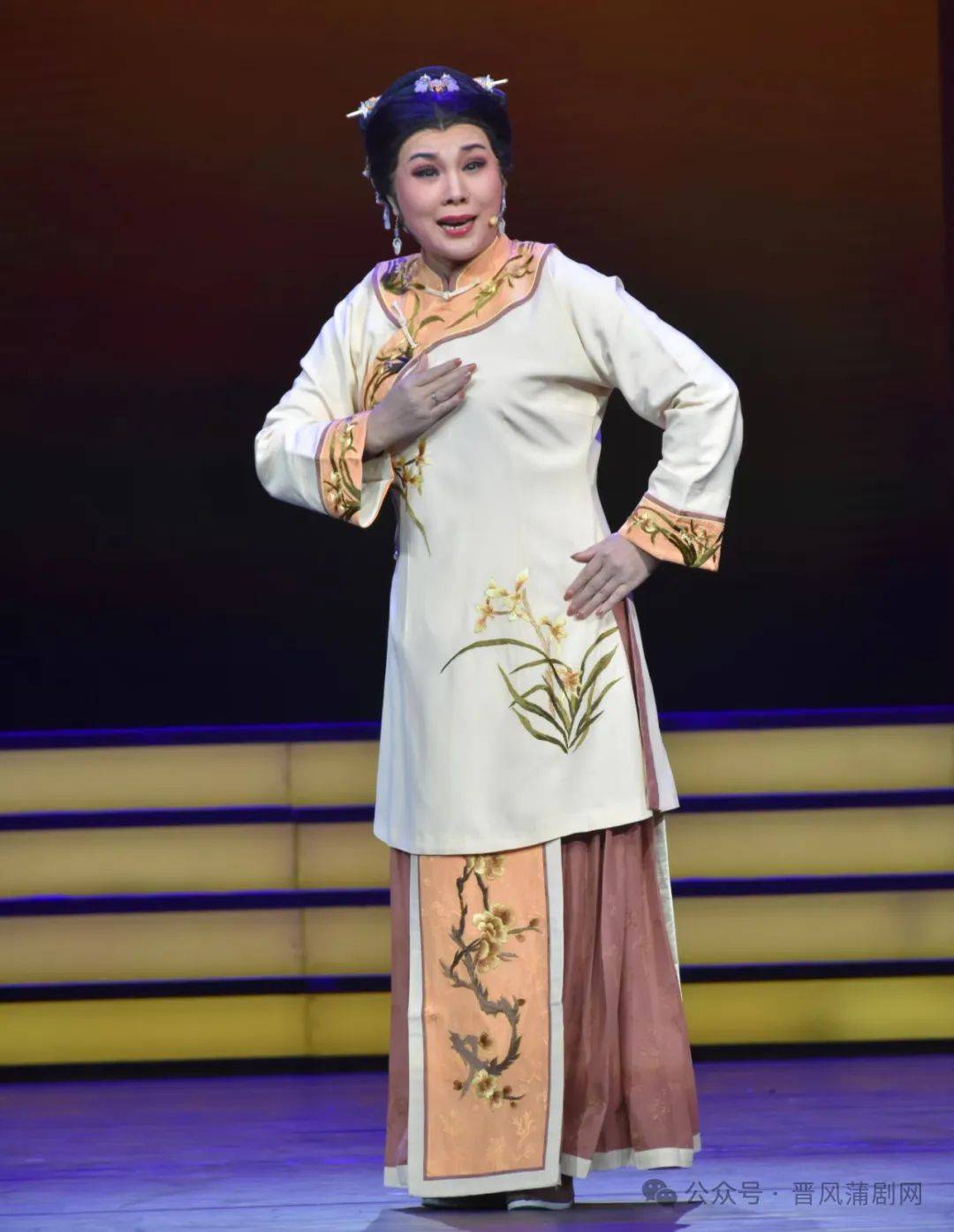 万荣县蒲剧团《李家大院》荣获第十八届山西"杏花奖"两项大奖!