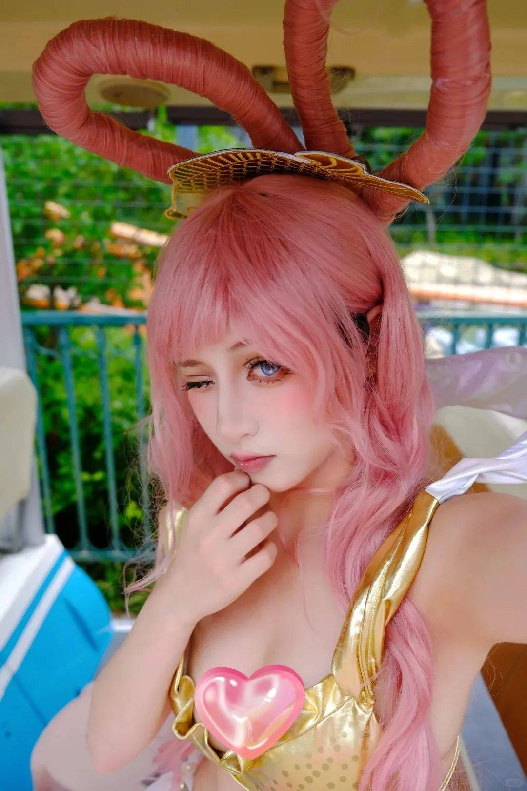 海贼王白星cos,这身材一定很绝