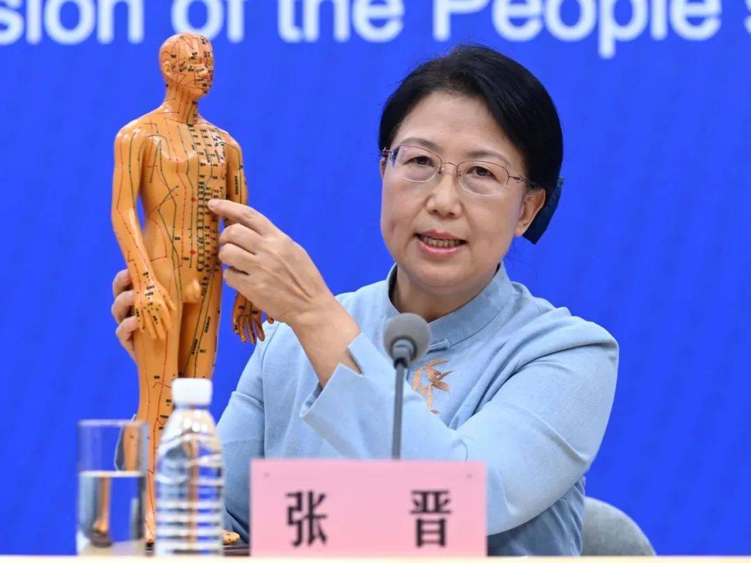霜降时节中医在预防感冒和呼吸道疾病方面有哪些好方法，宜进行哪些运动来加强锻炼，提高免疫力？